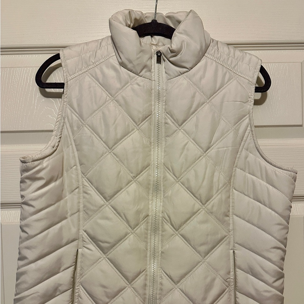 Izod off white vest